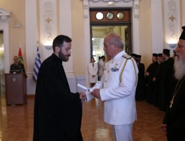 Παπάδες στο χακί: Αυτοί είναι οι νέοι στρατιωτικοί ιερείς